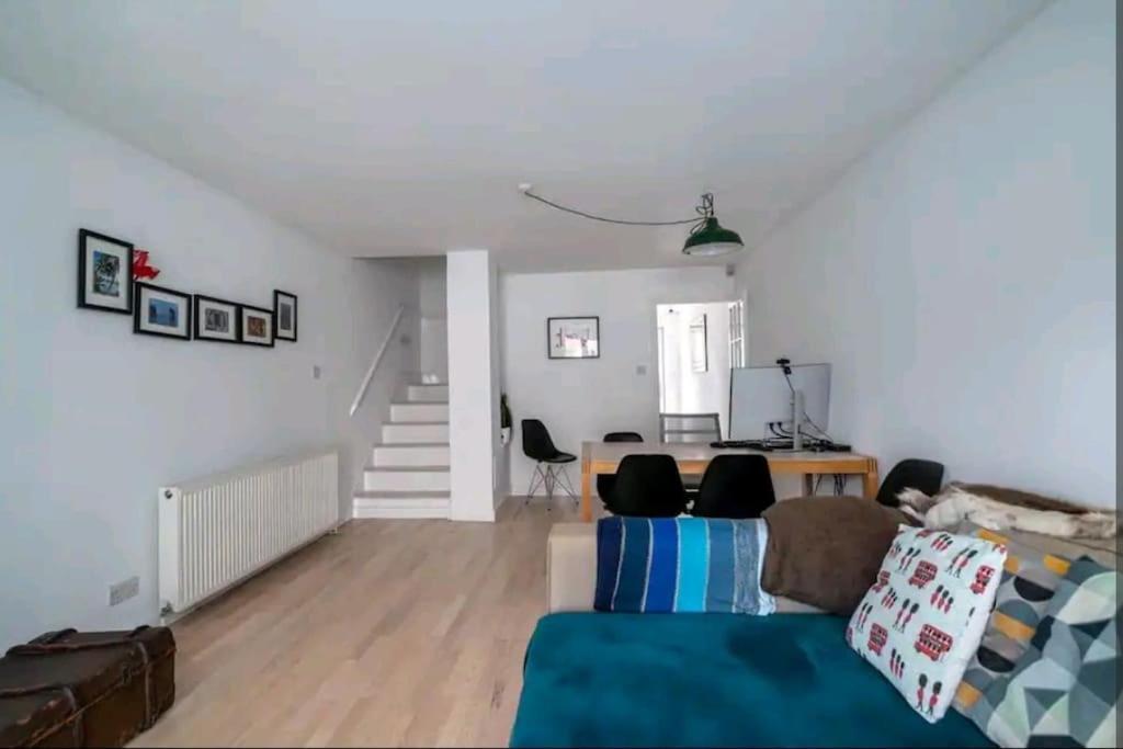 Сasa de vacaciones 2 Bedroom Canal View, Near Kings Cross & Camden *