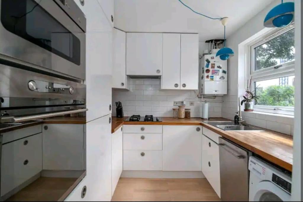 2 Bedroom Canal View, Near Kings Cross & Camden Сasa de vacaciones